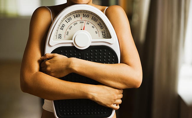 20 علامت که نشان می دهد  شما بیش از حد راجع به وزنتان وسواس دارید - قسمت دوم