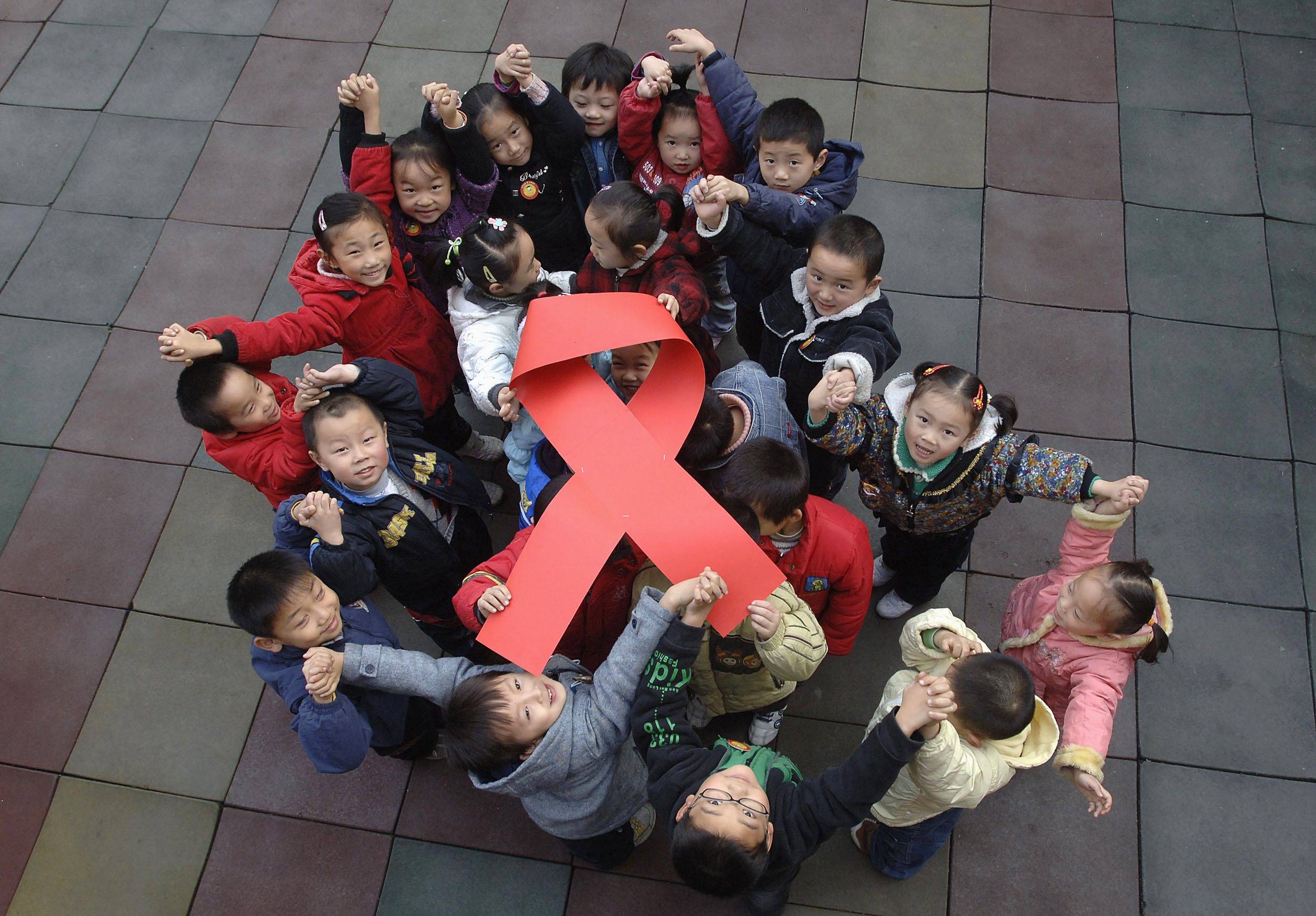 کودکان مبتلا به اچ آی وی و ایدز