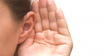 علائم افت شنوایی یا سنگین شدن گوش
