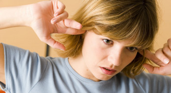 وزوز گوش چیست؟ علل، علائم، تشخیص و درمان وزوز گوش