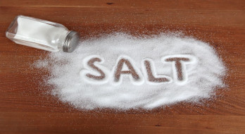 حقایقی در مورد مضرات نمک در افراد مسن
