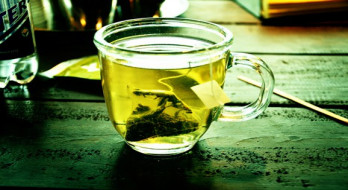 چند طرز استفاده‌ی جالب از چای سبز
