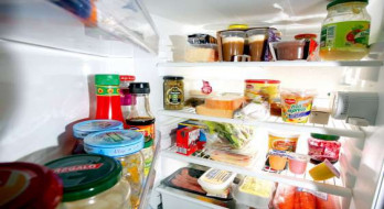 بدترین مواد غذایی که در یخچال خود نگهداری میکنید